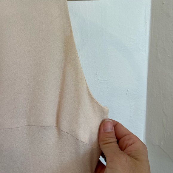 Beautiful pale pink Prada dress - Picture 5 of 12